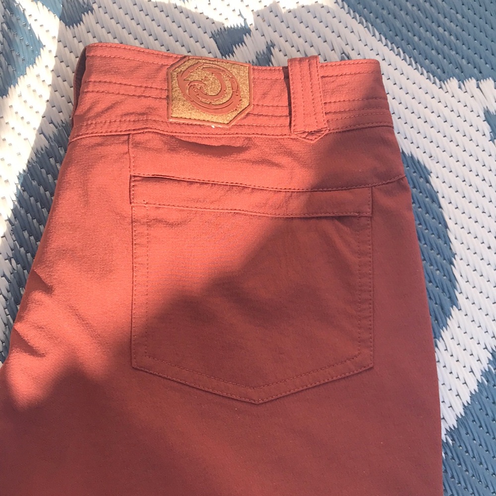 Tsunami sport pants